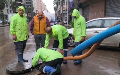 مياه البحيره عمل متواصل منذ فجر اليوم بمعداتها وسيارتها  لرفع تجمعات مياه الأمطار أثناء موجة المكنسه التى تشهدها البلاد منذ فجر اليوم