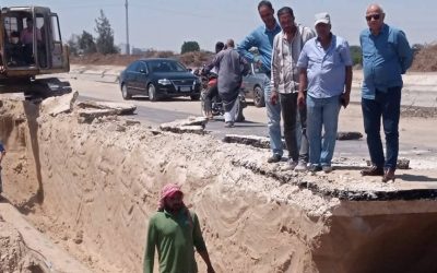 استجابة فورية وميدانية، بدأت فرق شركة مياه الشرب والصرف الصحي بالبحيرة صباح اليوم أعمال الصيانة والإصلاح العاجل لكسر مفاجئ بخط طرد صلاح العبد (قطر 630 مم)، والذي تسبب في انقطاع المياه عن بعض مناطق مدينة وادي النطرون.