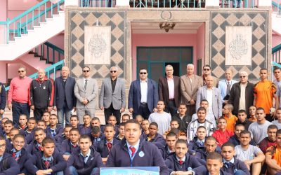 تحت رعاية السيد المهندس/ أحمد جابر رئيس مجلس إدارة الشركة القابضة لمياه الشرب والصرف الصحي، افتتح المهندس/ أحمد عبد المنعم التراس رئيس مجلس الإدارة والعضو المنتدب فعاليات بطولة كأس الشركة القابضة لمدارس شركات مياه الشرب والصرف الصحي، والتي أُقيمت اليوم الأربعاء الموافق 17 ديسمبر 2025 على ملاعب شركة مياه البحيرة، في أجواء جسّدت روح المنافسة الشريفة وحب الرياضة بين طلاب المدارس الفنية.